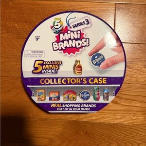 ZURU 5 Surprise Mini Brands Series 3 Collector's Case - Purple/White